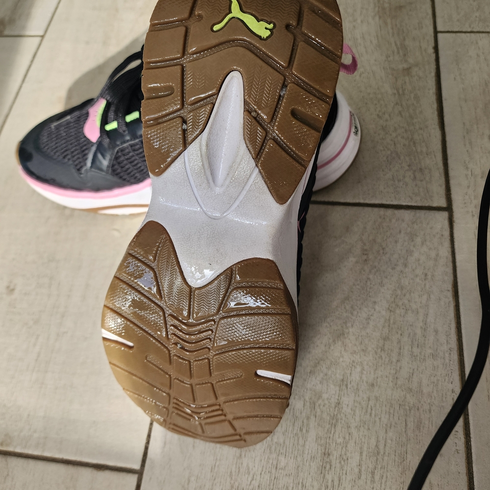 Puma Sneakers - Picture 3 of 6